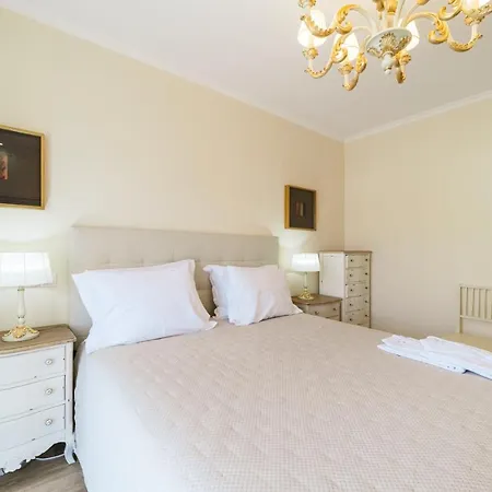 Historical Center Penthouse Apartman *