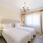 Historical Center Penthouse Apartment Albufeira