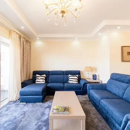 Historical Center Penthouse Apartment *
