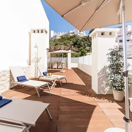 Historical Center Penthouse Apartment Albufeira