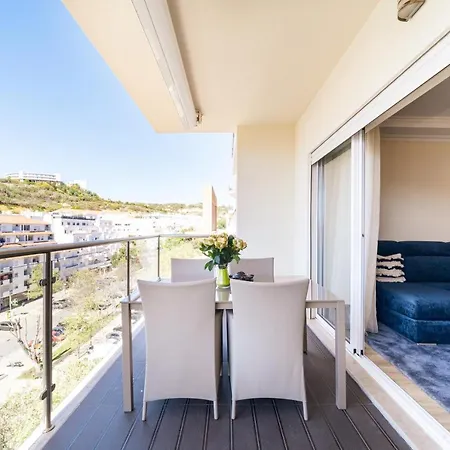Historical Center Penthouse * Albufeira